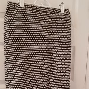 Pencil skirt black and white